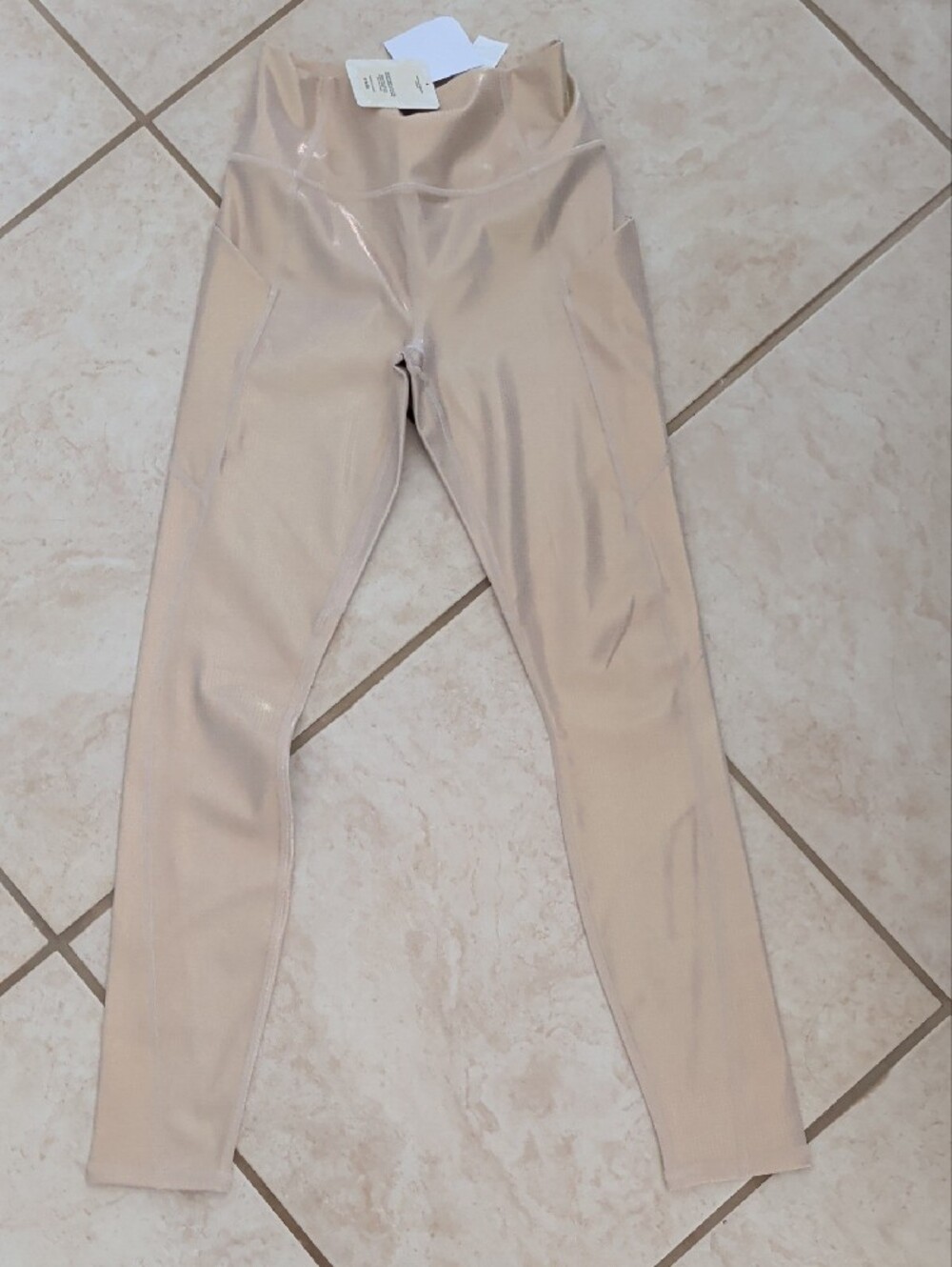 Fabletics Oasis High-Waisted Legging - Gold/Tan Shimmer